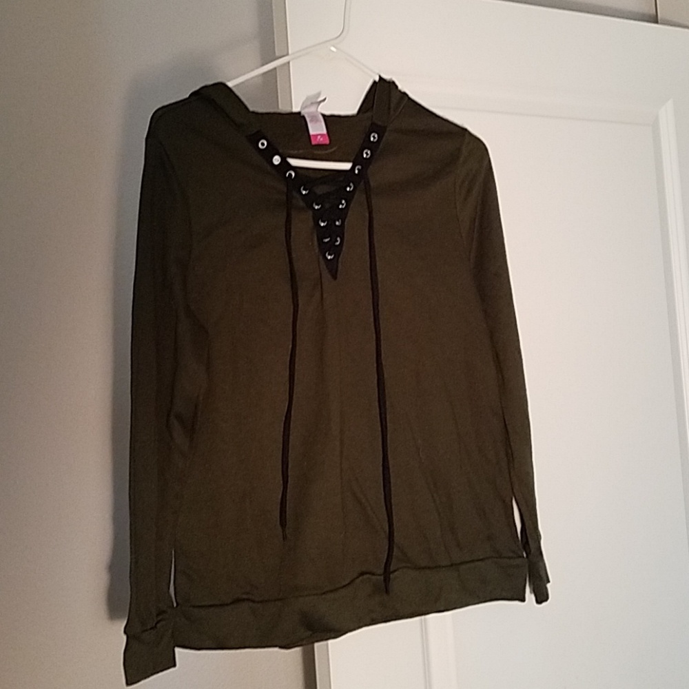 No boundaries green hoodie top, new without tags